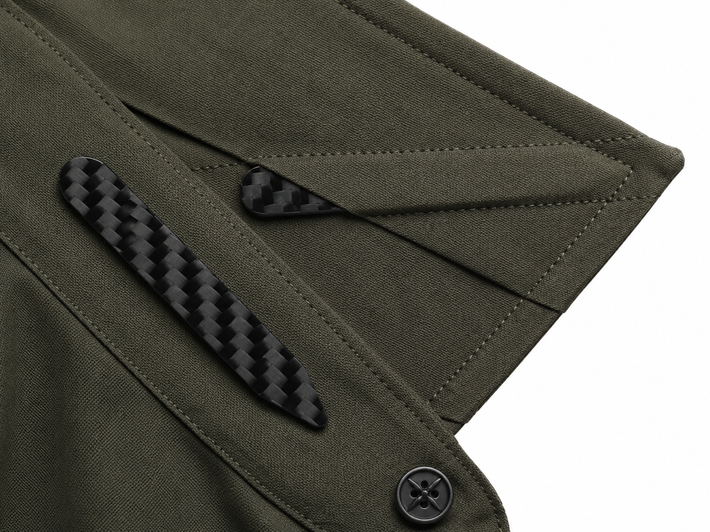 Close-up of the Ringo Reiner Founder Polo structured collar and signature propeller button in Olive Drab